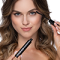 Žena s maskarou Nanolash Legnth & Curl