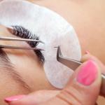 Základná výbava každého lash artistu: Pinzeta na predlžovanie mihalníc